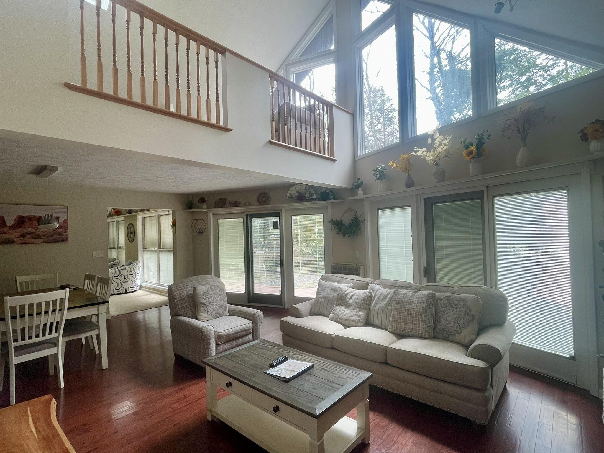 Image 4: Family Room
