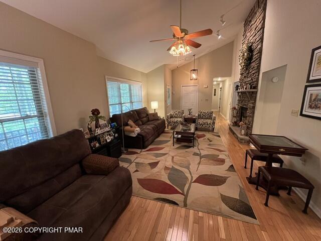 Image 3: Living Room