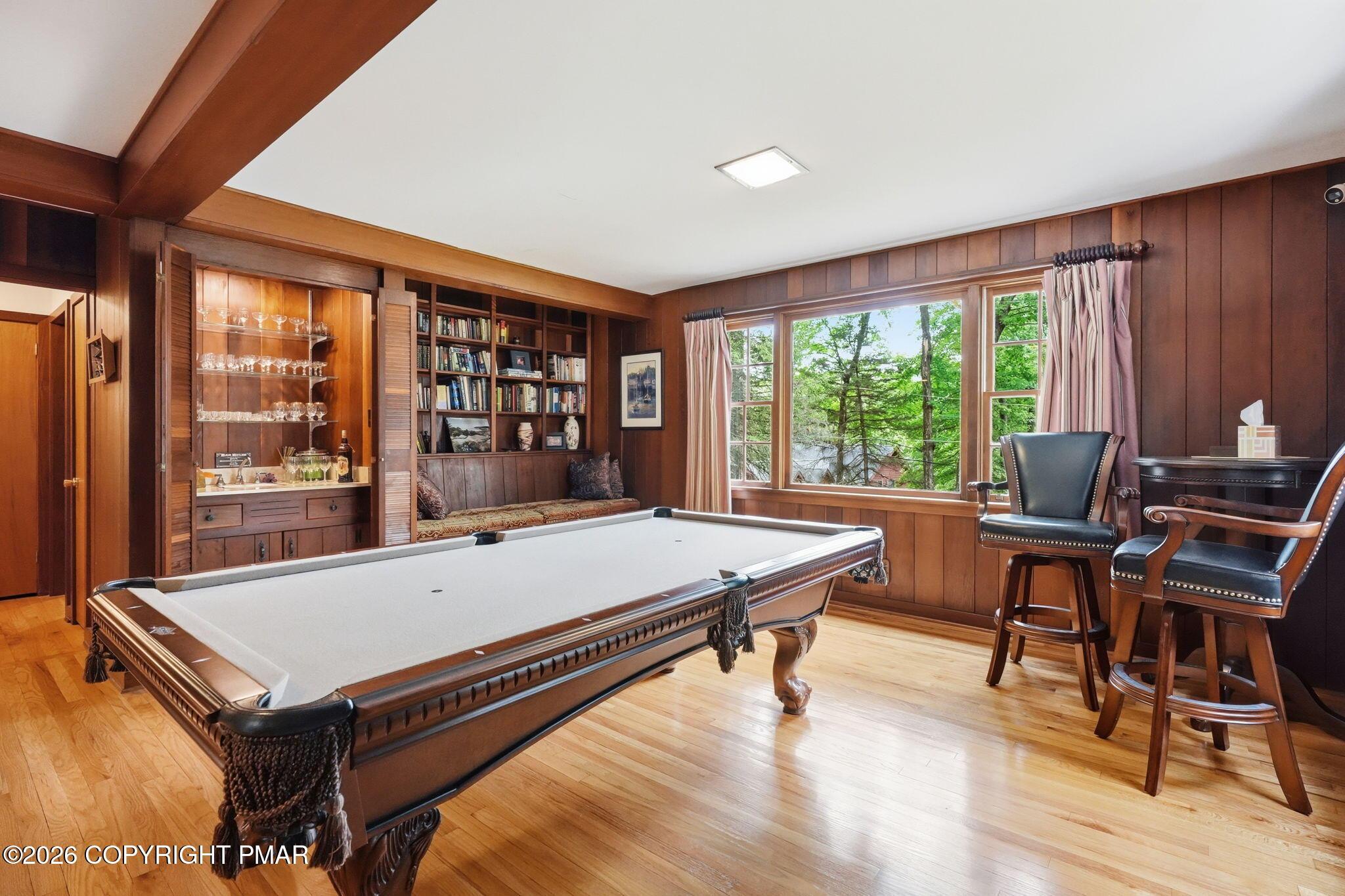 Image 3: Billiards Area