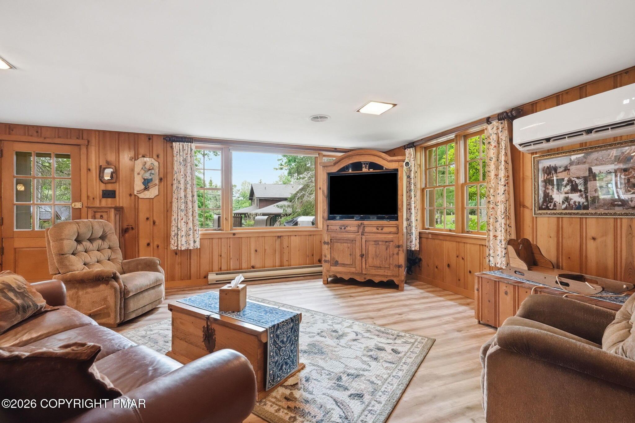 Image 4: Family Room
