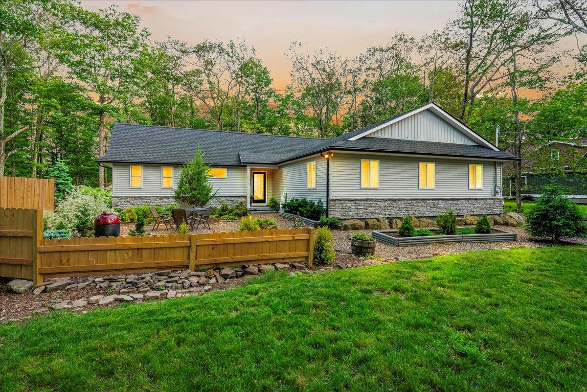 Image 2: 4426 Skyline Drive