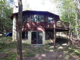 2326 Hillcrest Dr