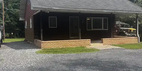 1528 Primrose Lane