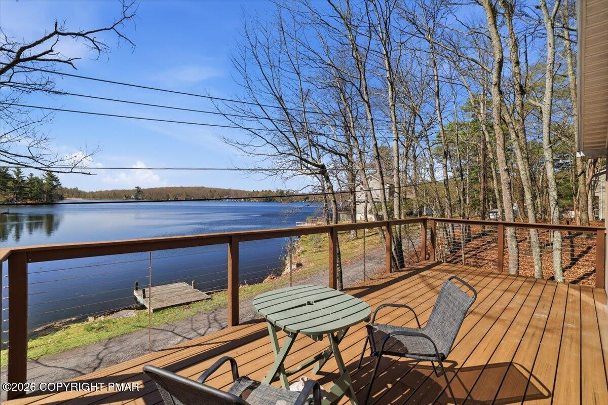 Image 3: Deck