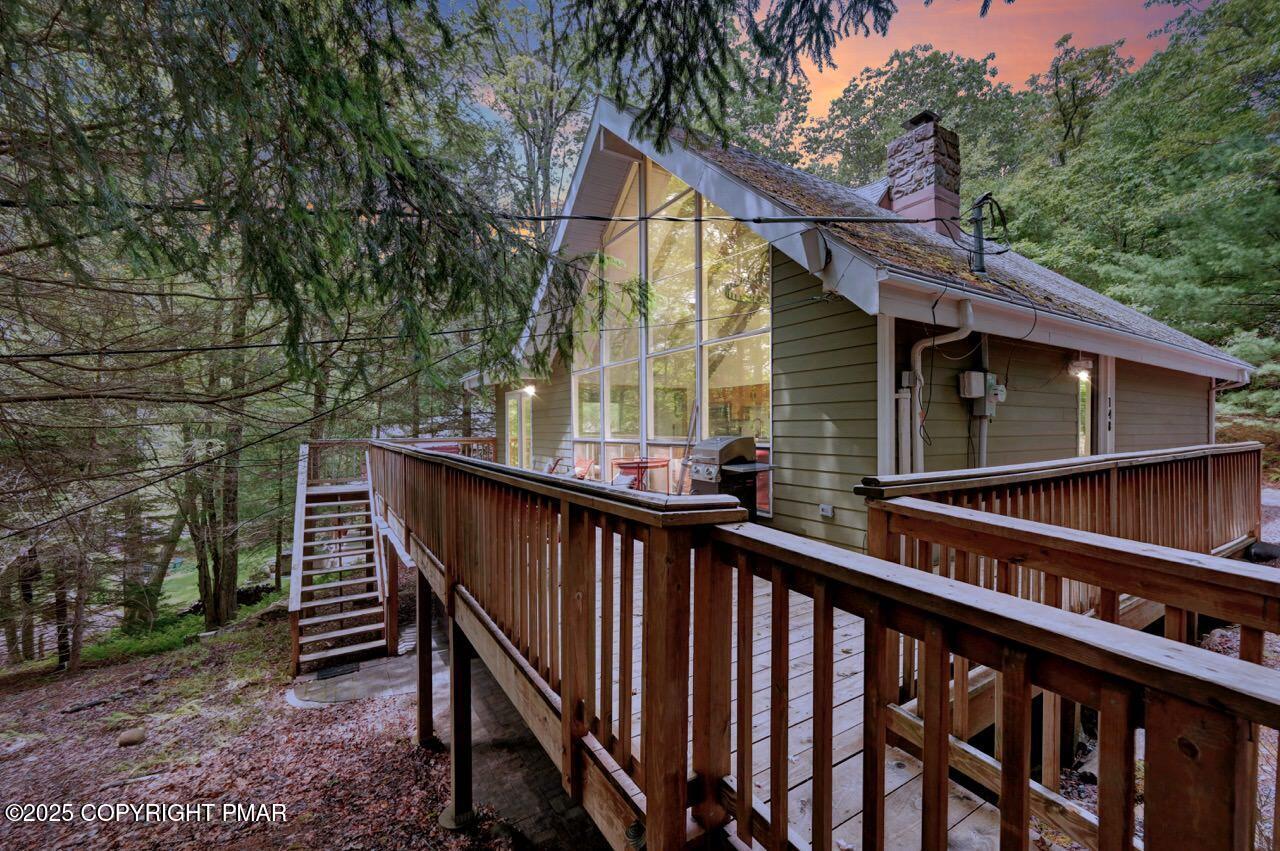Image 2: 148 Crest Dr 02 Dusk Large
