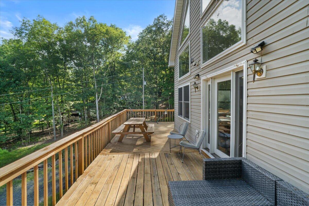 Image 4: Deck view