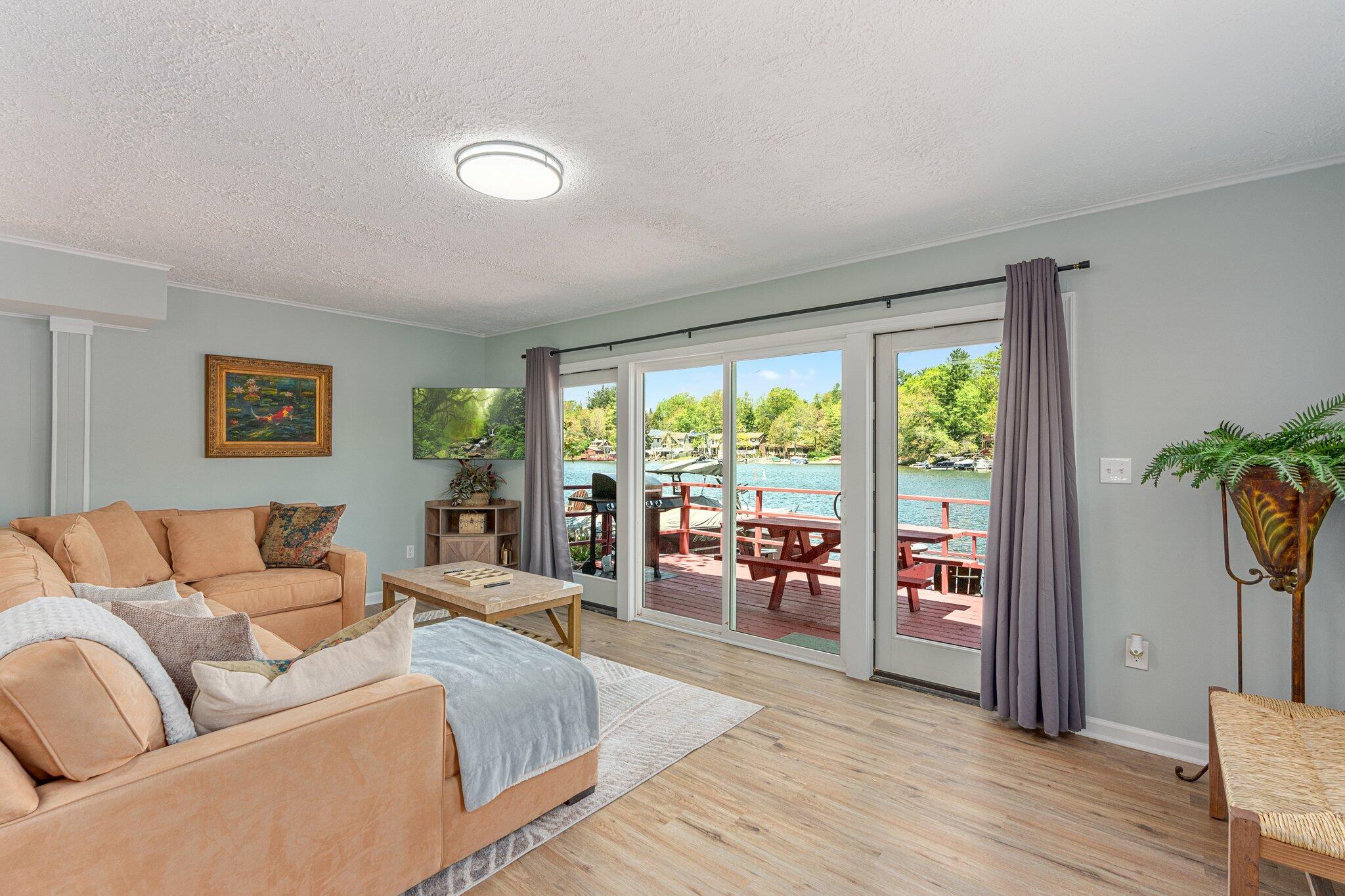 Image 3: 20-web-or-mls-Image-22