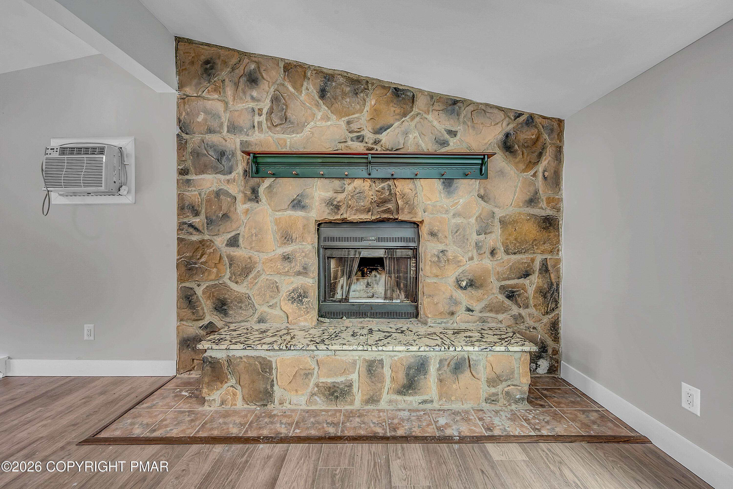 Image 4: Fire Place