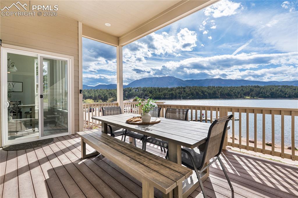 Image 3: Deck