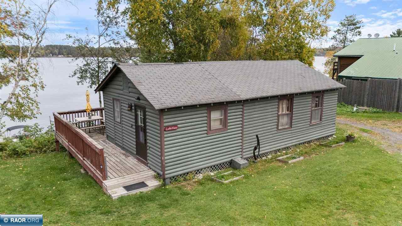 Image 4: One of the three cabins.