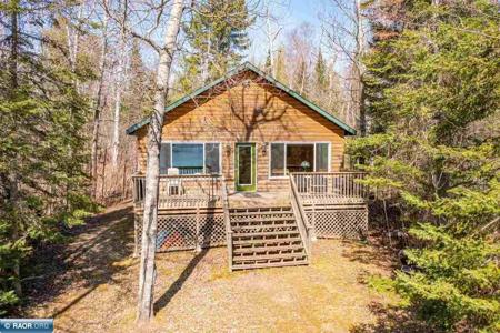 5327 Pine Island