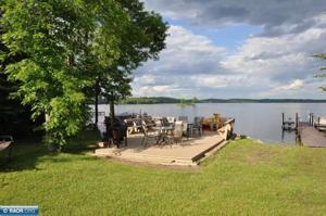5823 Pine Island