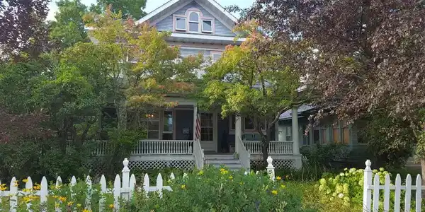 828 3rd Street