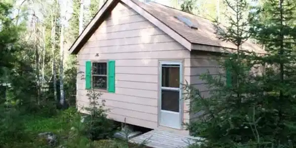 9285 Elbow Lake