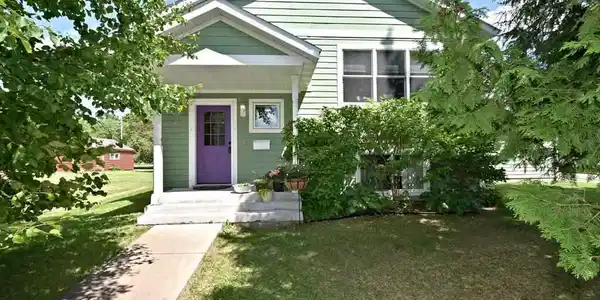 902 NE 1st Ave