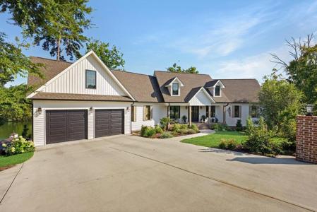 789 Waterfront Way