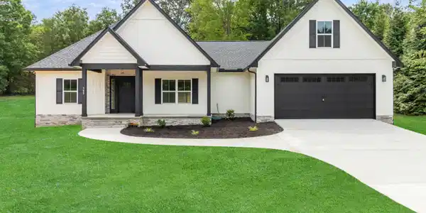 145 Covenant Drive NE