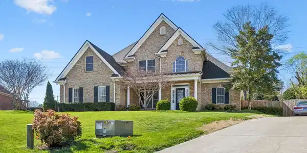 10421 Laurel Pointe Lane