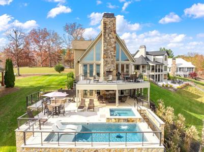 3013 White Oak Circle