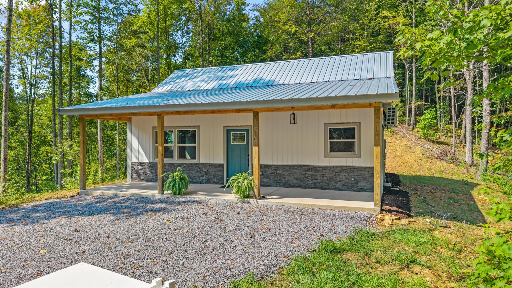 Image 2: 1027 Towee Pike-25