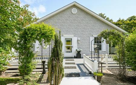 236 Sam Johnson Road NW