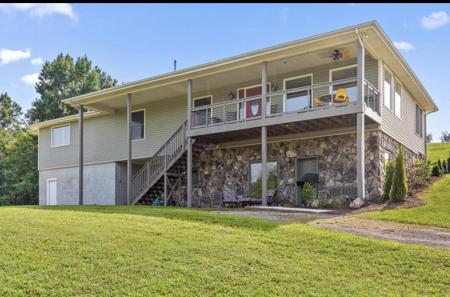 203 Meadow Green Lane