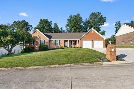 133 Rosewood Drive NE
