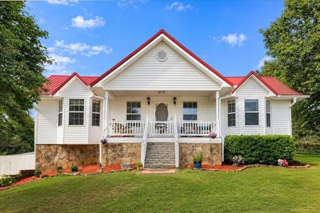 894 Crosby Lane