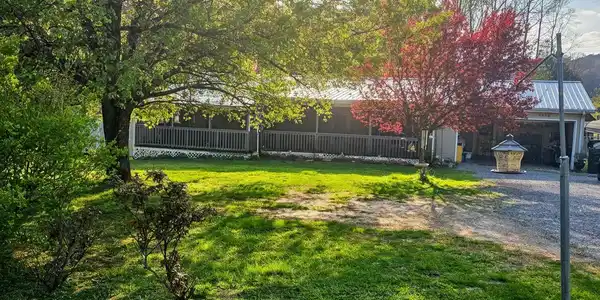 1592 Old Stage Road
