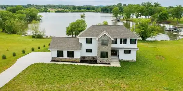 377 Summerfield Lane