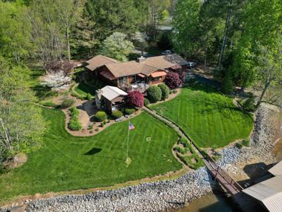 433 Lakehaven Circle