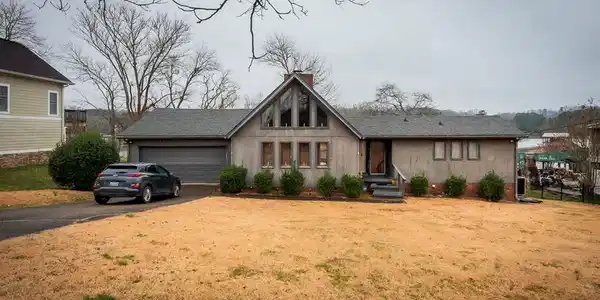 8127 Savannah Hills Drive