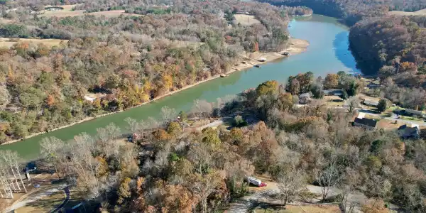 59-60 Lakeview Circle
