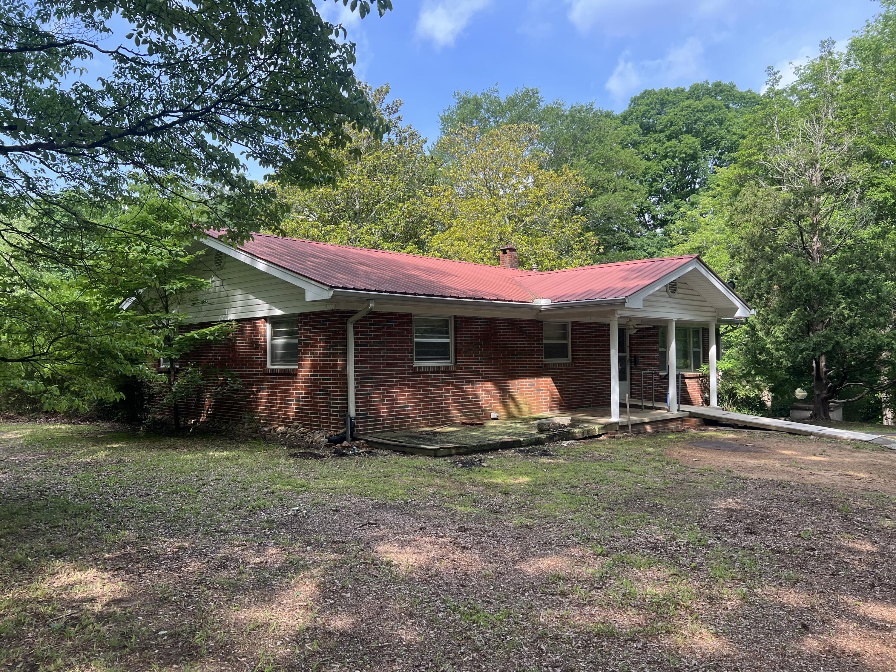 Image 2: Side yard view