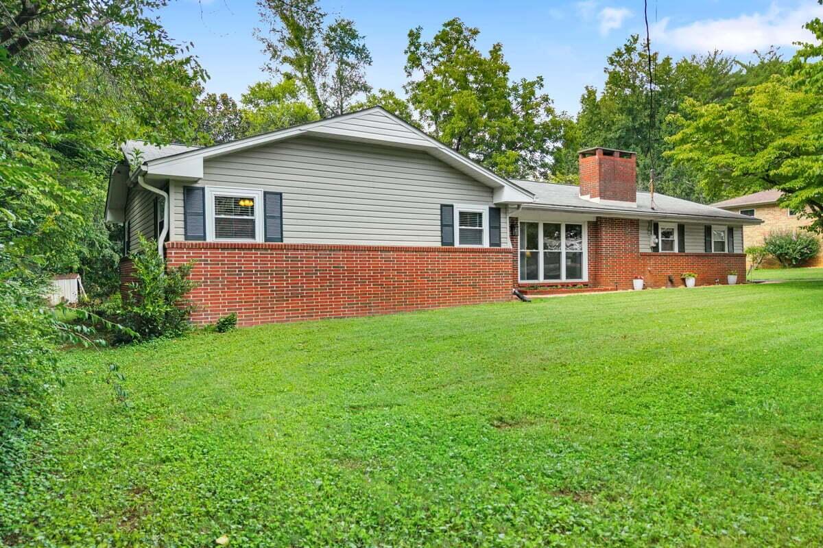 Image 3: 1234 Millard St-20