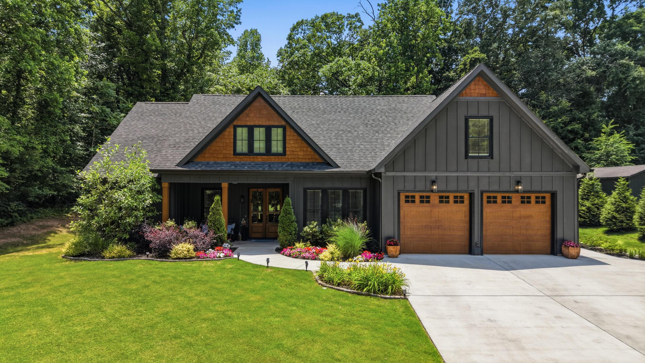 Image 1: 129 ken dr-1