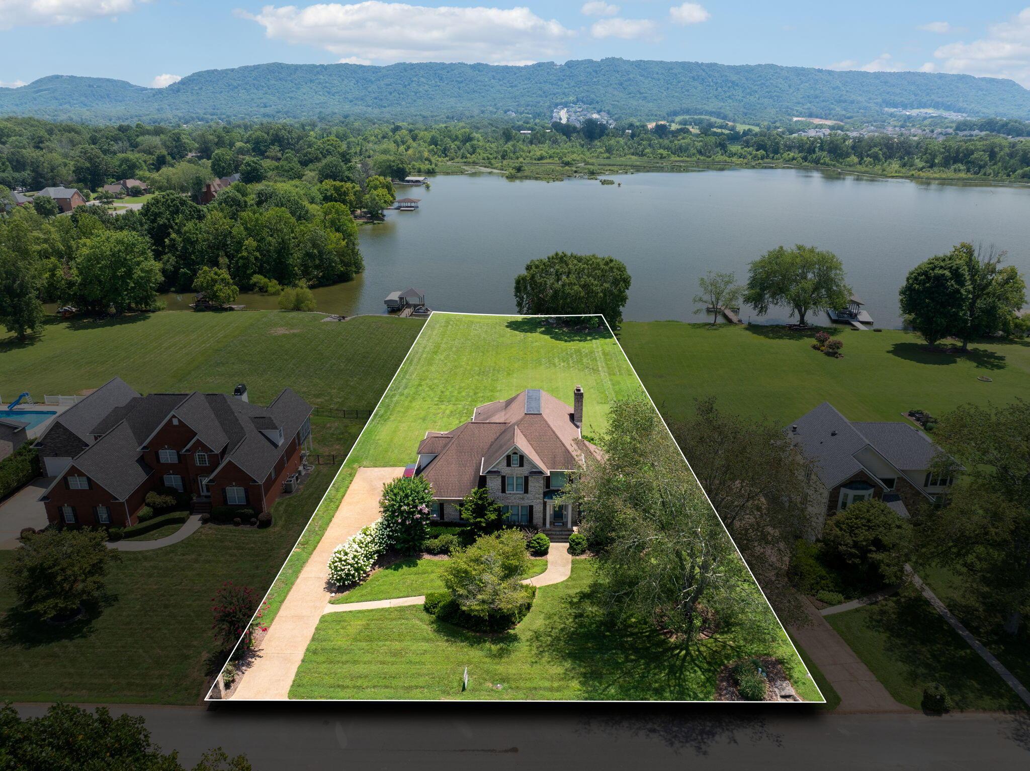 Image 2: 26-web-or-mls-9060 Gull Ln - 026
