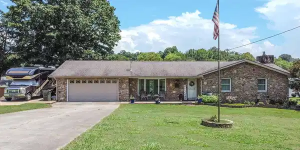 328 Lakeside Drive