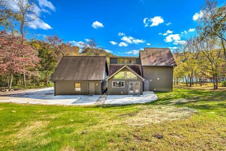 408 Lakecrest Drive