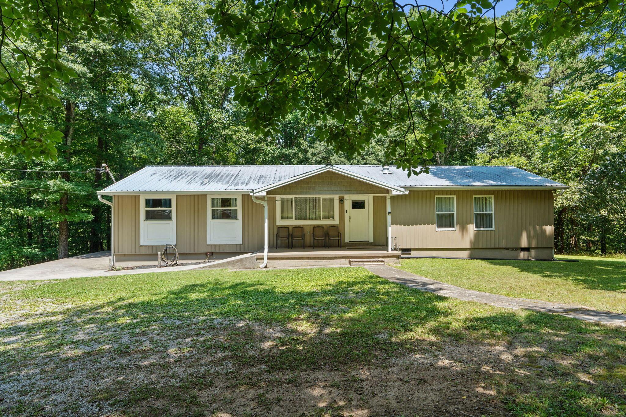 Image 1: 30-web-or-mls-Hiwassee-Christy Ellis-30