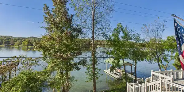 Image 3: CAM04523G0-PR0015-STILL038