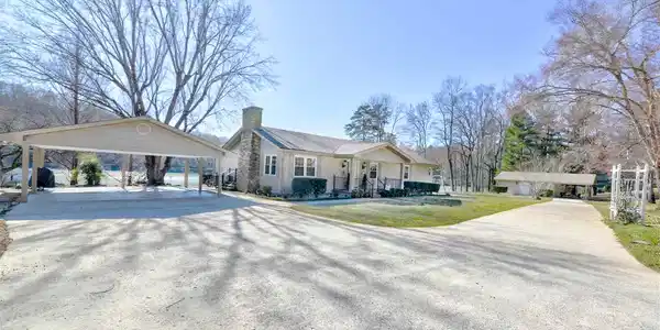696 Bluff Road