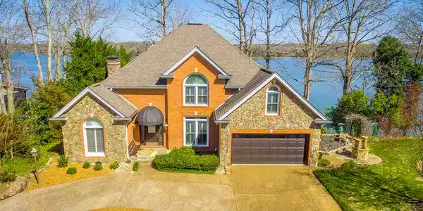 3812 Windward Lane