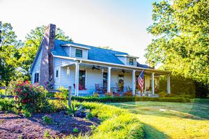 264 Eaves Dr