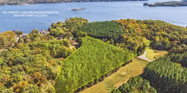 4.9 Acres Juniper Court