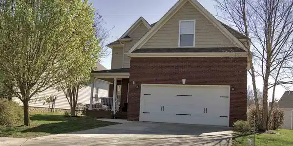 8420 Sophie Lane