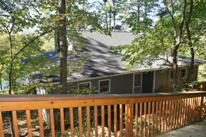 171 Lakeview Drive