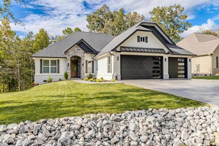 212 Mialaquo Circle