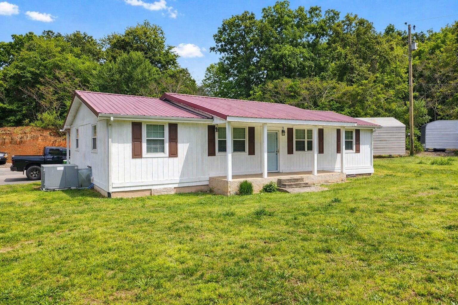 Image 2: 182_rogers_lane_sunnier_mls