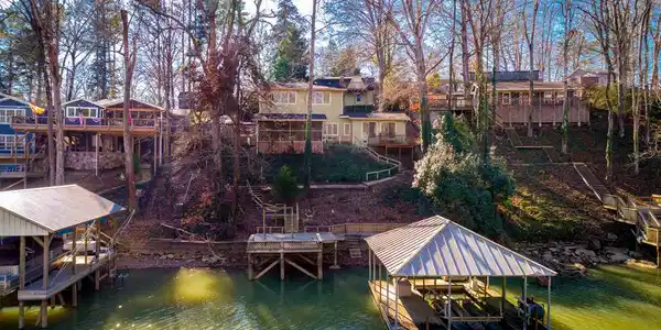7425 Savannah Drive